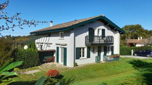 Saint-Pee-sur-Nivelle Apartamento | Maison Ihi-Toki - Apartamento Planta baja T2 40m2 - Apartamento Planta alta T3 54m2
