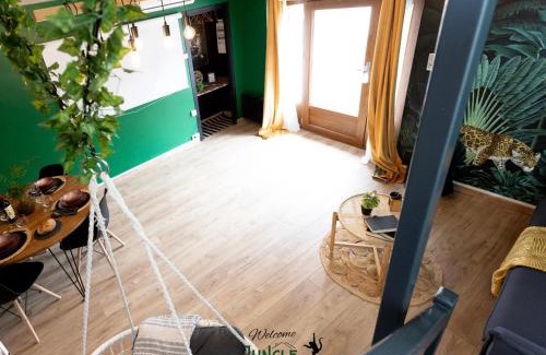 Montbrison Casa | MAISON "Jungle House" 90 m2 BILLARD, RÉTROPROJECTEUR, BAR À JEUX , VINYLE, WIFI FIBRE, idéal PRO & FAMILLE à Montbrison