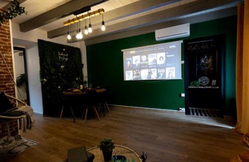 Montbrison Casa | MAISON "Jungle House" 90 m2 BILLARD, RÉTROPROJECTEUR, BAR À JEUX , VINYLE, WIFI FIBRE, idéal PRO & FAMILLE à Montbrison