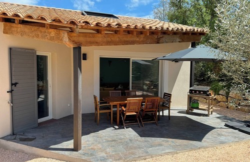 Saint-Julien Casa | Maison L'escapade, une Maison de Campagne Spacieuse et Élégante en Provence