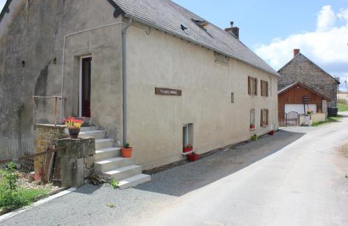 Saint-Gervais-d'Auvergne Cama Y Desayuno | Maison le Barrage