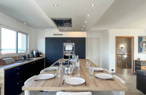 Digosville Casa | Maison Lévi with sea view and 200m from the port