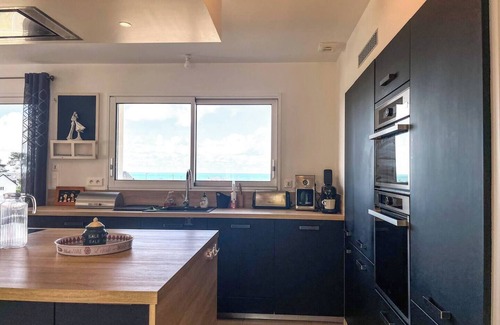 Digosville Casa | Maison Lévi with sea view and 200m from the port
