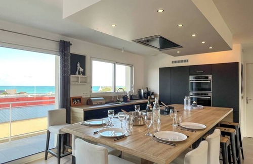 Digosville Casa | Maison Lévi with sea view and 200m from the port