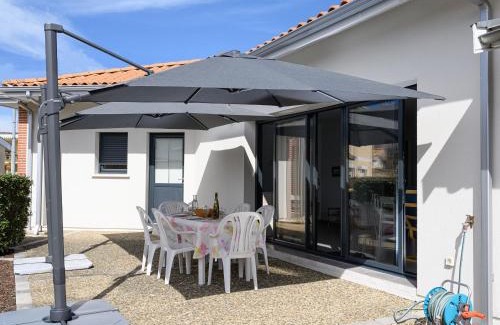 La Teste-de-Buch Casa | Maison moderne près plage Aiguillon - 2 chambres, terrasse, jardin, parking - Calme et confort - FR-1-420-63