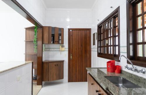 Jardim Virginia Casa | MAISON PARTY GUARUJÁ, PRAIA PISCINA SINUCA CHURRASQUEIRA HIDROMASSAGEM