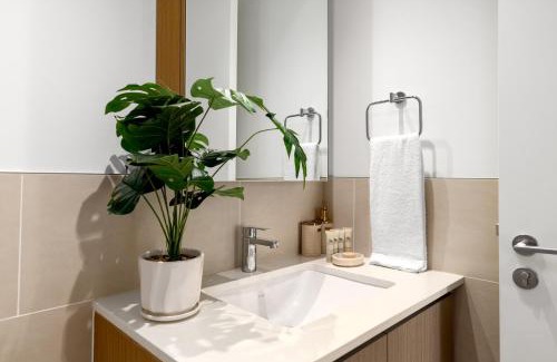Dubai Apartamento | Maison Privee - Charming Urban Escape with Resort-Style Facilities