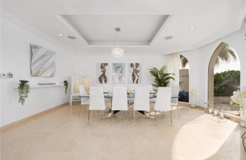 Palm Jumeirah Villa | Maison Privee - Ultra-Luxury Villa with Private Pool & Beach on Palm