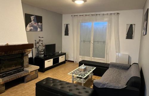 Goussainville Apartamento | Maison proche de l'aéroport CDG-Paris