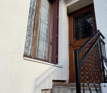 Aubervilliers Apartamento | Maison proche stade de France