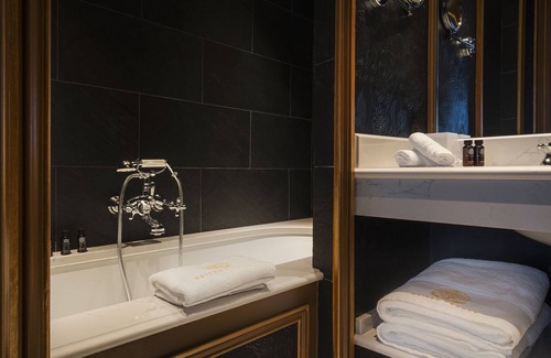 Enfants-Rouges Hotel | Maison Proust, Hotel & Spa La Mer