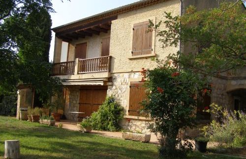 Mouries Casa | Maison provençale chaleureuse avec piscine