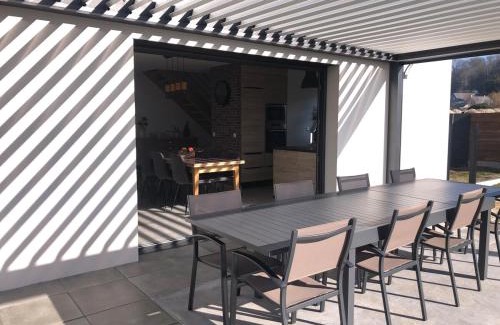 Jullouville Casa | Maison récente, plages et commerces à pied