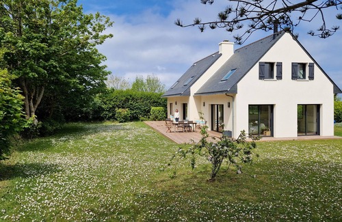 Landunvez Casa | Maison Rénové Avec Grand Jardin à 300m de la Plage