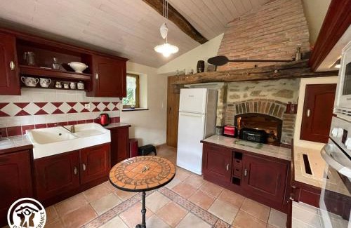 Bourneau Casa | Maison rénovée avec grand terrain, équipements enfants, 3 chambres, proche de D938, vélos inclus - FR-1-426-539
