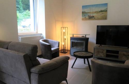 Saint-Quay-Perros Casa | Maison rénovée pierre, jardin, WIFI, 400m mer, St Quay-Perros - FR-1-368-258