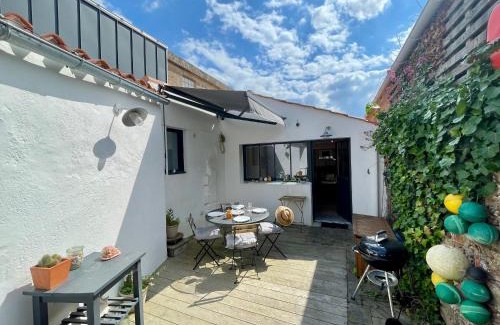 Brem Sur Mer Casa | Maison rénovée, loft artiste, Brem Sur Mer, 3 pers, WIFI - FR-1-231-336