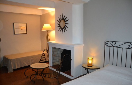 Besse-sur-Issole Cama Y Desayuno | Maison Saint-Louis