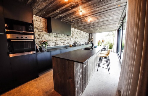 Heure Casa | Maison Sauvage super modern near Somme-Leuze