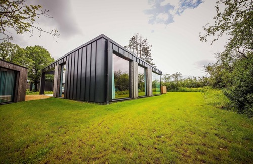Heure Casa | Maison Sauvage super modern near Somme-Leuze