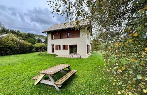 Correncon-en-Vercors Casa | Maison spacieuse à Corrençon avec terrasse et jardin, 4 chambres - FR-1-761-1