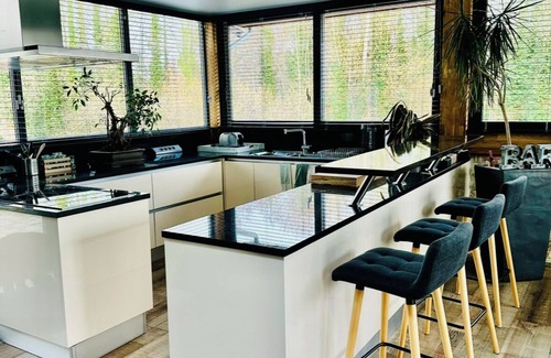 Fresnoy-la-Riviere Casa | Maison Spacieuse et Élégante, Sauna et Jacuzzi Extérieur
