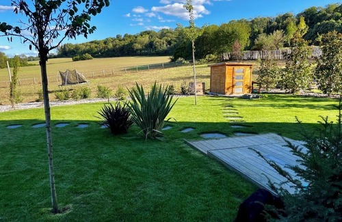 Fresnoy-la-Riviere Casa | Maison Spacieuse et Élégante, Sauna et Jacuzzi Extérieur