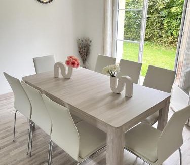 Crevecur-le-Grand Villa | Maison spacieuse de Lila avec 3 places de parkings