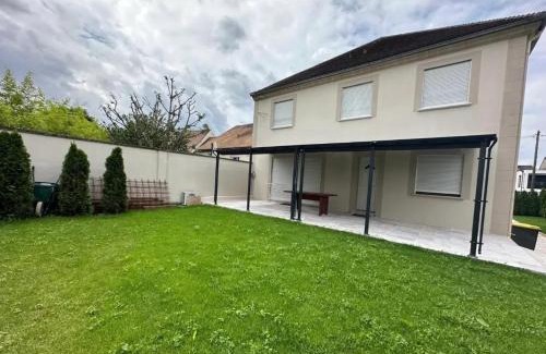 Pontault-Combault Casa | Maison spacieuse avec terrasse à Pontault-Combault