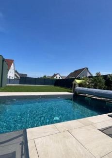 Niederentzen Villa | Maison spacieuse au calme proche Colmar avec piscine