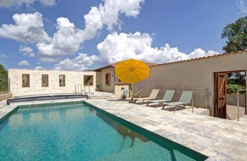 Cezay Casa | Maison spacieuse avec piscine, spa et sauna à Cezay - FR-1-496-297