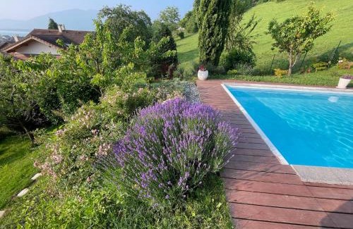 Sevrier Cama Y Desayuno | Maison vue lac et piscine