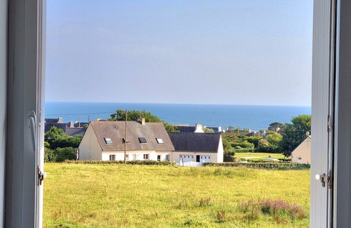 Plozevet Casa | Maison vue mer à 5 min de la plage.