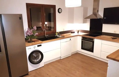 Triel-sur-Seine Villa | Maison vue Seine-jardin 1400m2 -piscine Chauffée-5 Chambres-2 Cuisines