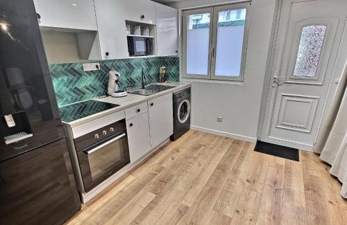Elbeuf Apartamento | Maisonette Cozy, Neuf, Centre-ville, Wifi
