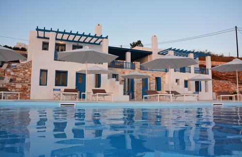 Krotiri Casa | La casa inolvidable con vista al mar "White Blue" llamada "Kolymbithres" en Krotiri Paros