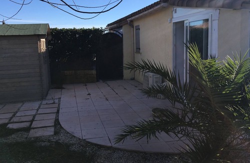 Eyguieres Cabina | maisonette T2 in the heart of the park of the alpilles