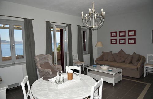 Mithimna Casa | Un Amplio 2 Nivel 2 dormitorios Ciudad-Home con impresionantes vistas al mar Egeo