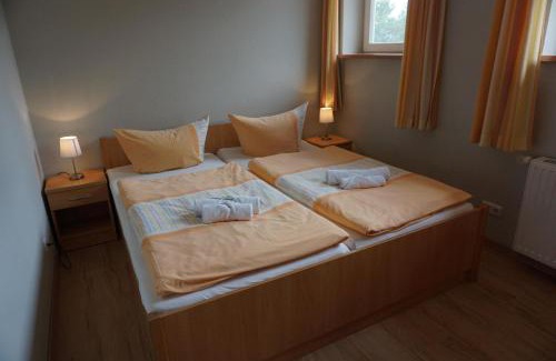 Rheinsberg Apartamento | Maisonettewohnung Mit Wendeltreppe Zum Schlafbereich Und Kleiner Eingangsterrasse Im Nebengebäude