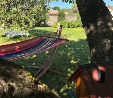Sance Apartamento | Maisonnette au calme, grand jardin privatif, accueil vélos et motos