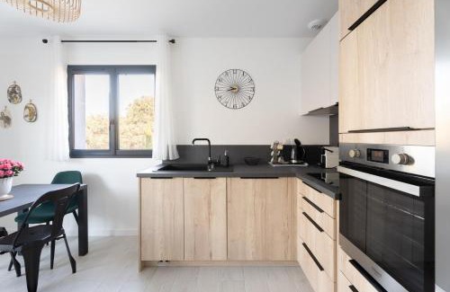 Velaux Casa | Maisonnette avec Jacuzzi, climatisation & place de parking