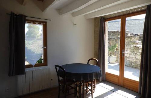 Montfort Casa | Maisonnette climatisée avec parking privé