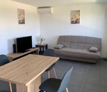 La Gaude Casa | Maisonnette de Michelle - Peace and quiet
