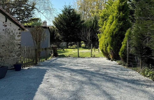 Loge-Fougereuse Casa | Maisonnette facing the animals