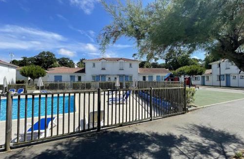 Saint-Brevin-l'Ocean Casa | Maisonnette 4 pers avec terrasse privée et accès piscine, proche océan - Saint-Brevin-les-Pins - FR-1-364-102