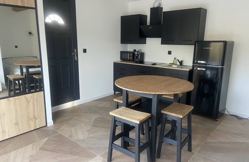 Nans-les-Pins Cabaña | Maisonnette Indépendante Avec Jardin Privatif et Parking