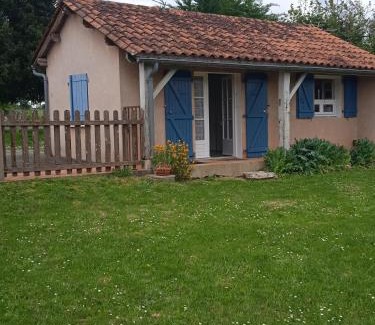 Orgedeuil Casa | Maisonnette "Les Volets Bleus"