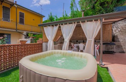 Massa Apartamento | MaisonTuscany - Jacuzzi