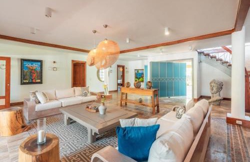 Punta Cana Villa | Majestic 5BR Villa with maid & jacuzzi in Cap Cana
