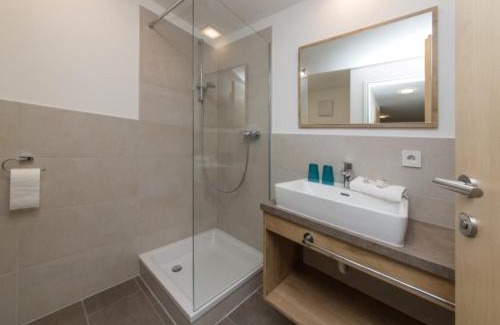Klosterle Apartamento | Majestic apartment in Klösterle with sauna on the Arlberg Met Terras